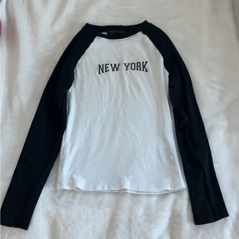 Long sleeve cute top!